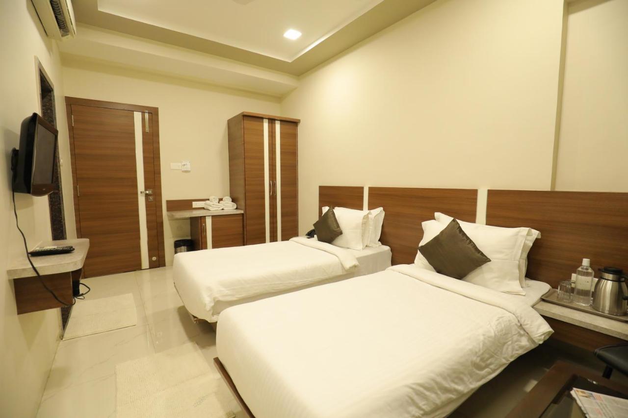 ไฮแลนด์ รีสอร์ต Hotel โลนาวาลา ภายนอก รูปภาพ