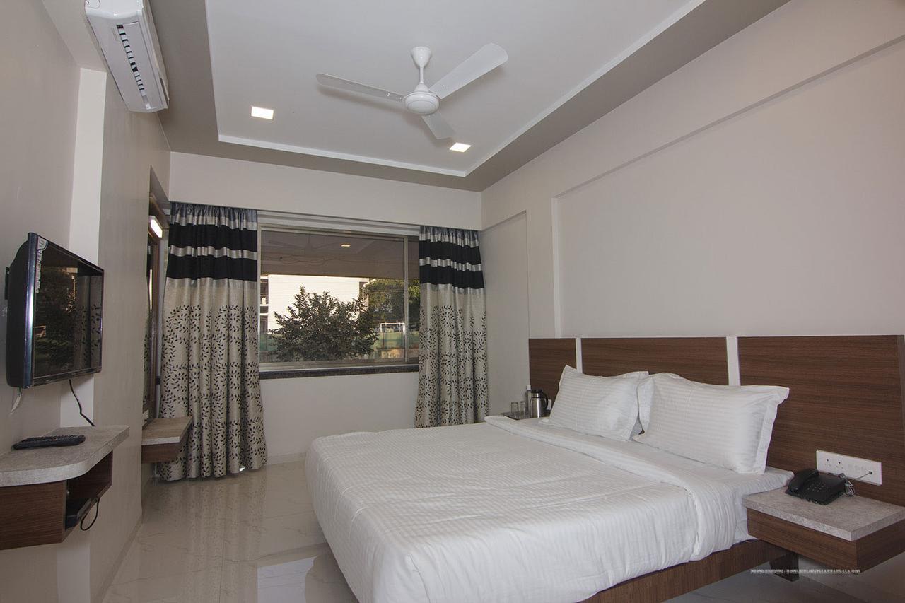 ไฮแลนด์ รีสอร์ต Hotel โลนาวาลา ภายนอก รูปภาพ