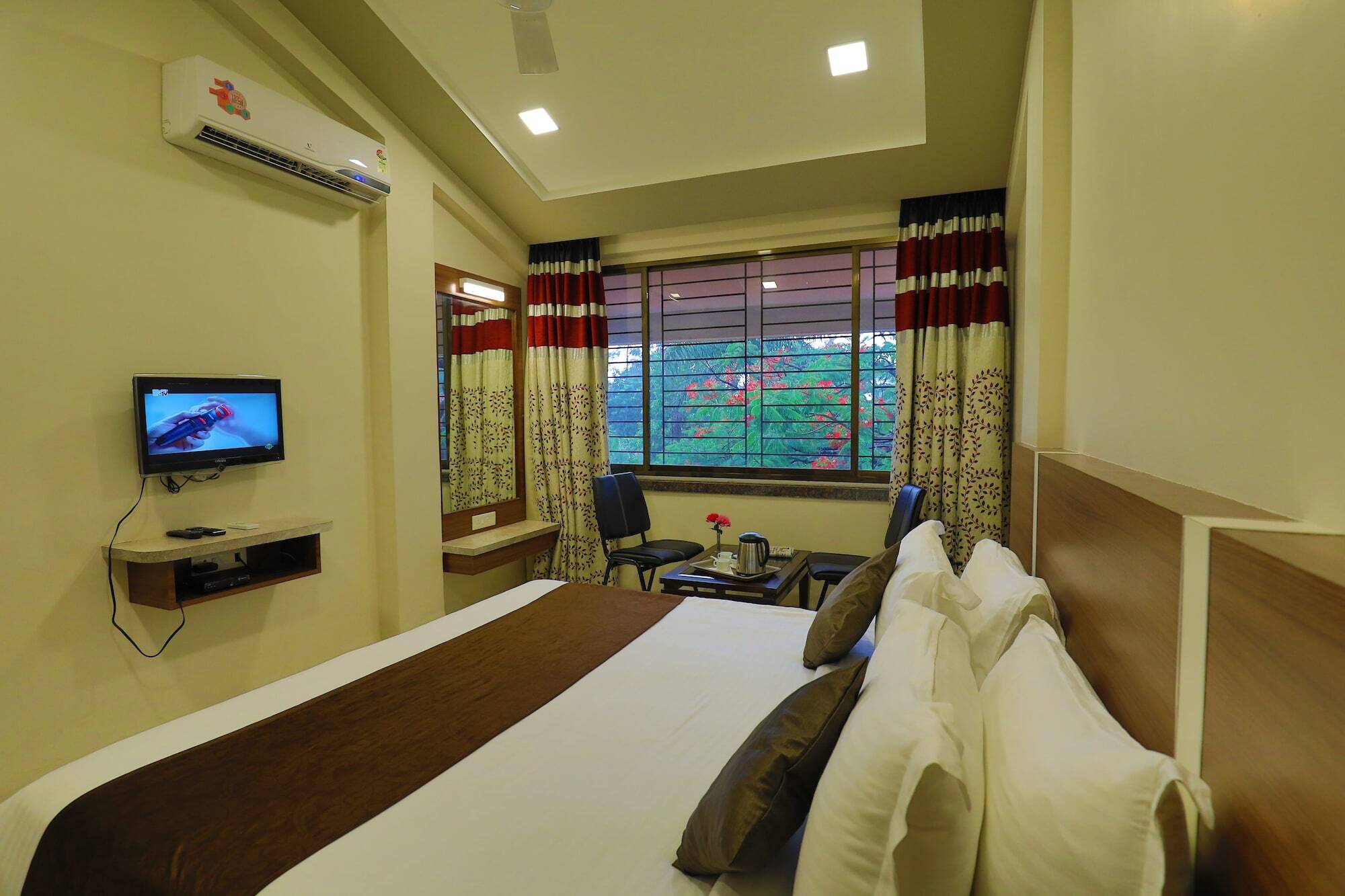 ไฮแลนด์ รีสอร์ต Hotel โลนาวาลา ภายนอก รูปภาพ